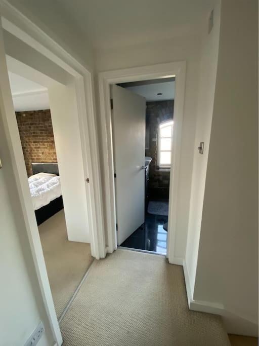 Luxury Artistic 2 Bedroom W/Balcony-Great Location Central London Exterior photo