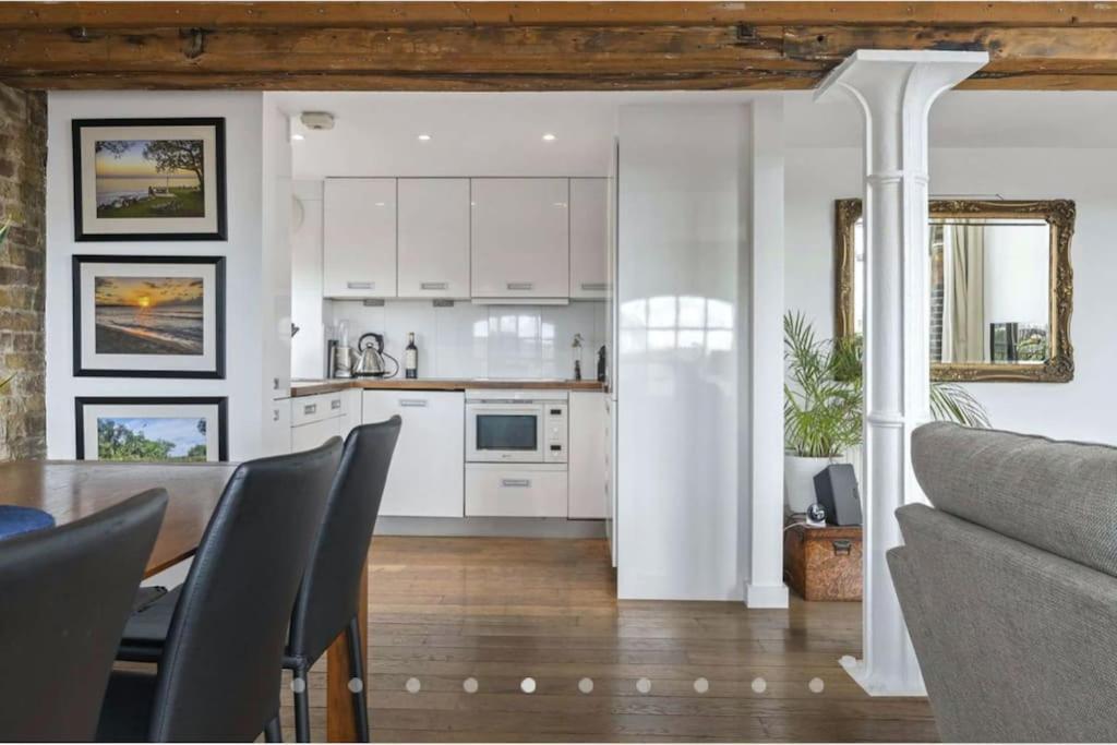 Luxury Artistic 2 Bedroom W/Balcony-Great Location Central London Exterior photo